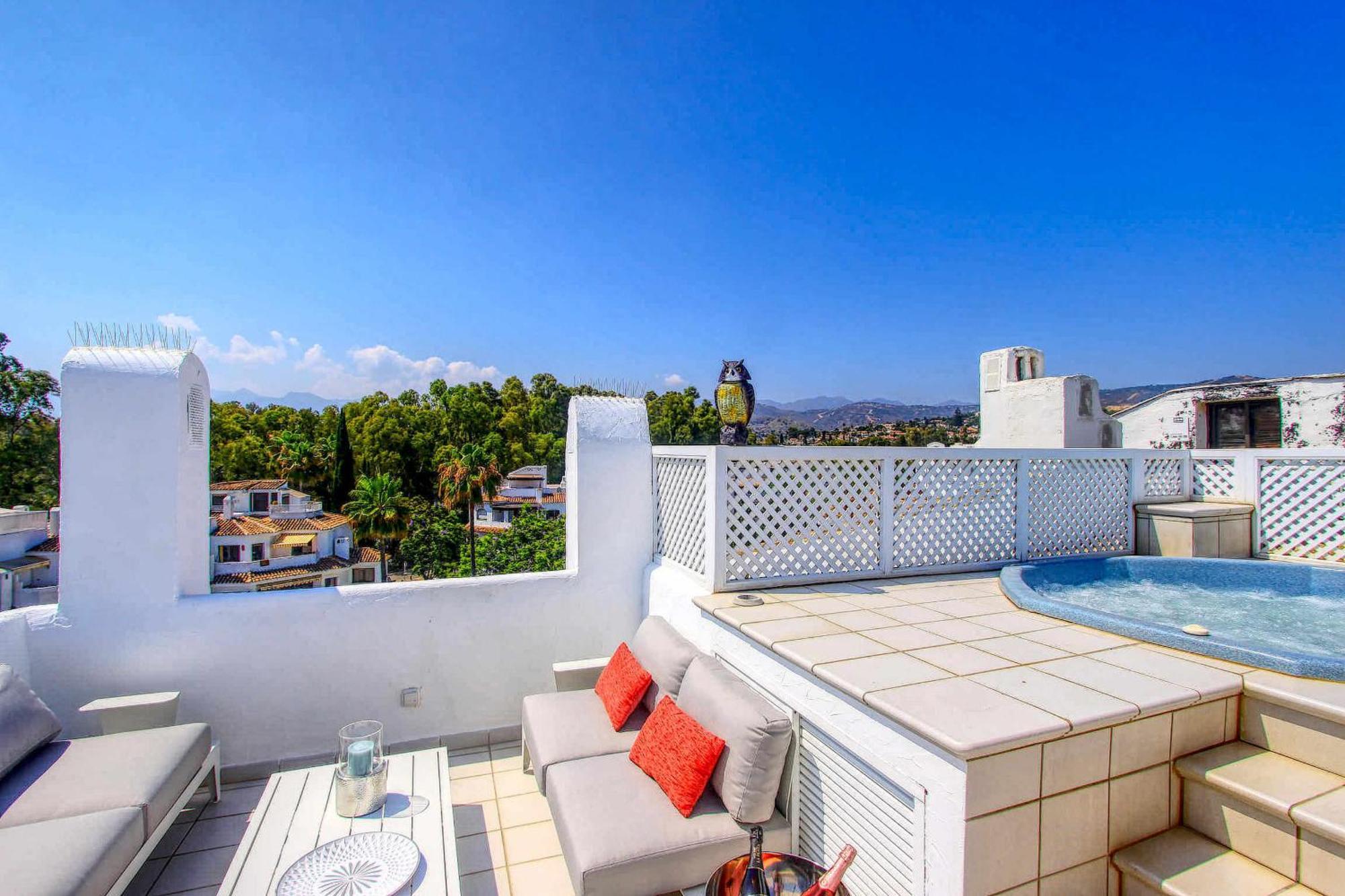 1080 Beachfront Penthouse 3 Floors Jacuzzi 2 Pools Wifi Roof Terrace * Marbellac