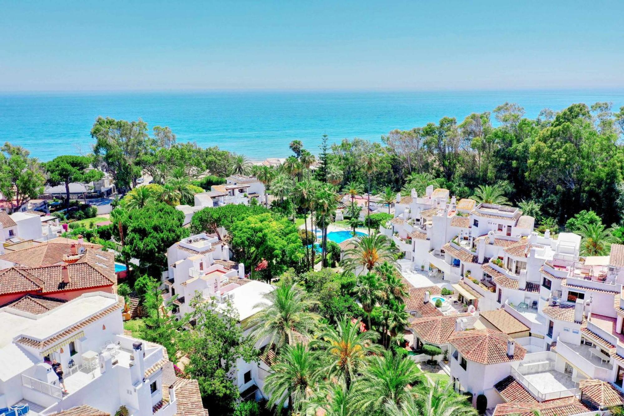 1080 Beachfront Penthouse 3 Floors Jacuzzi 2 Pools Wifi Roof Terrace * Marbellac