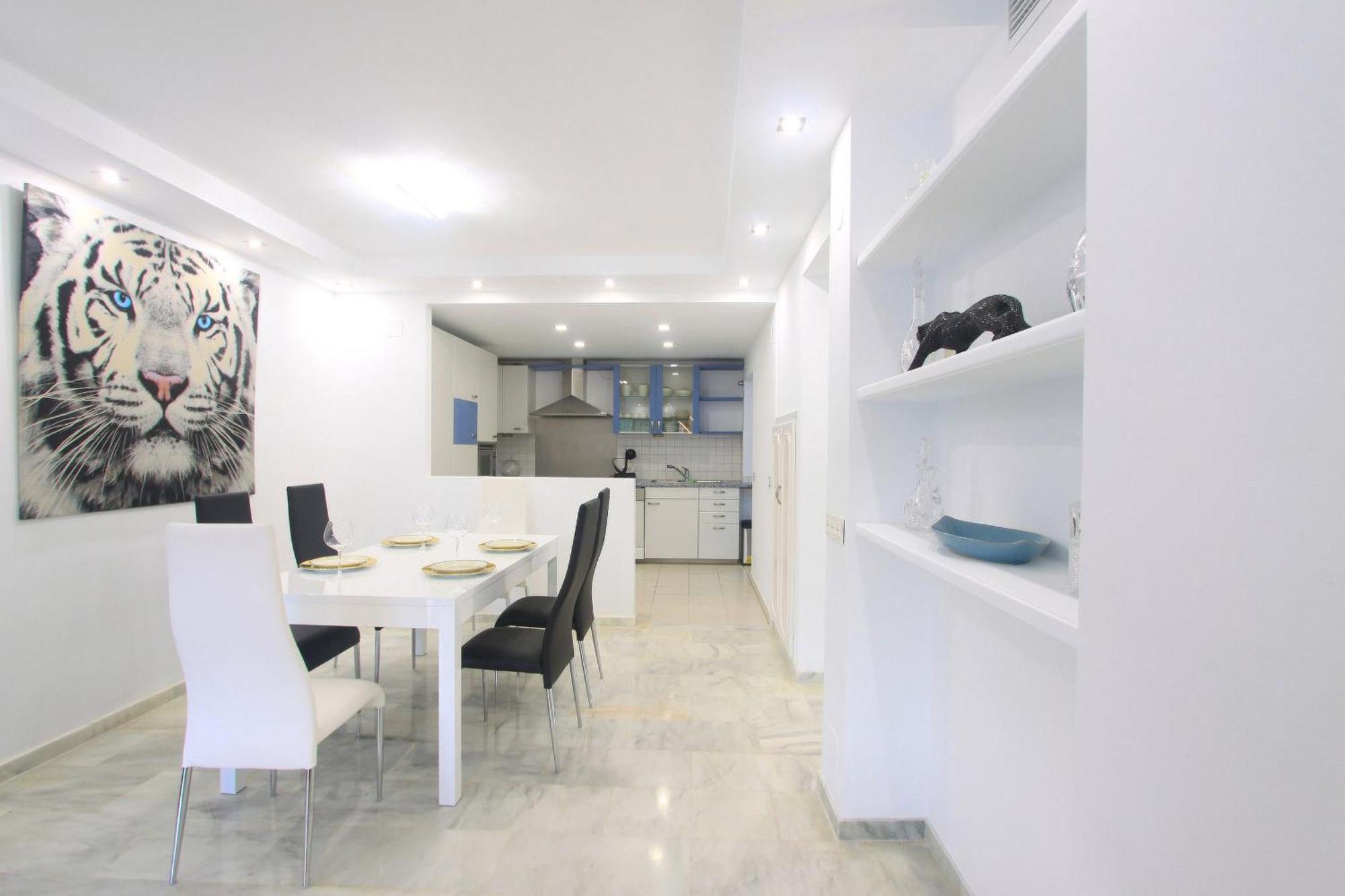 Appartement 1080 Beachfront Penthouse 3 Floors Jacuzzi 2 Pools Wifi Roof Terrace Marbellac