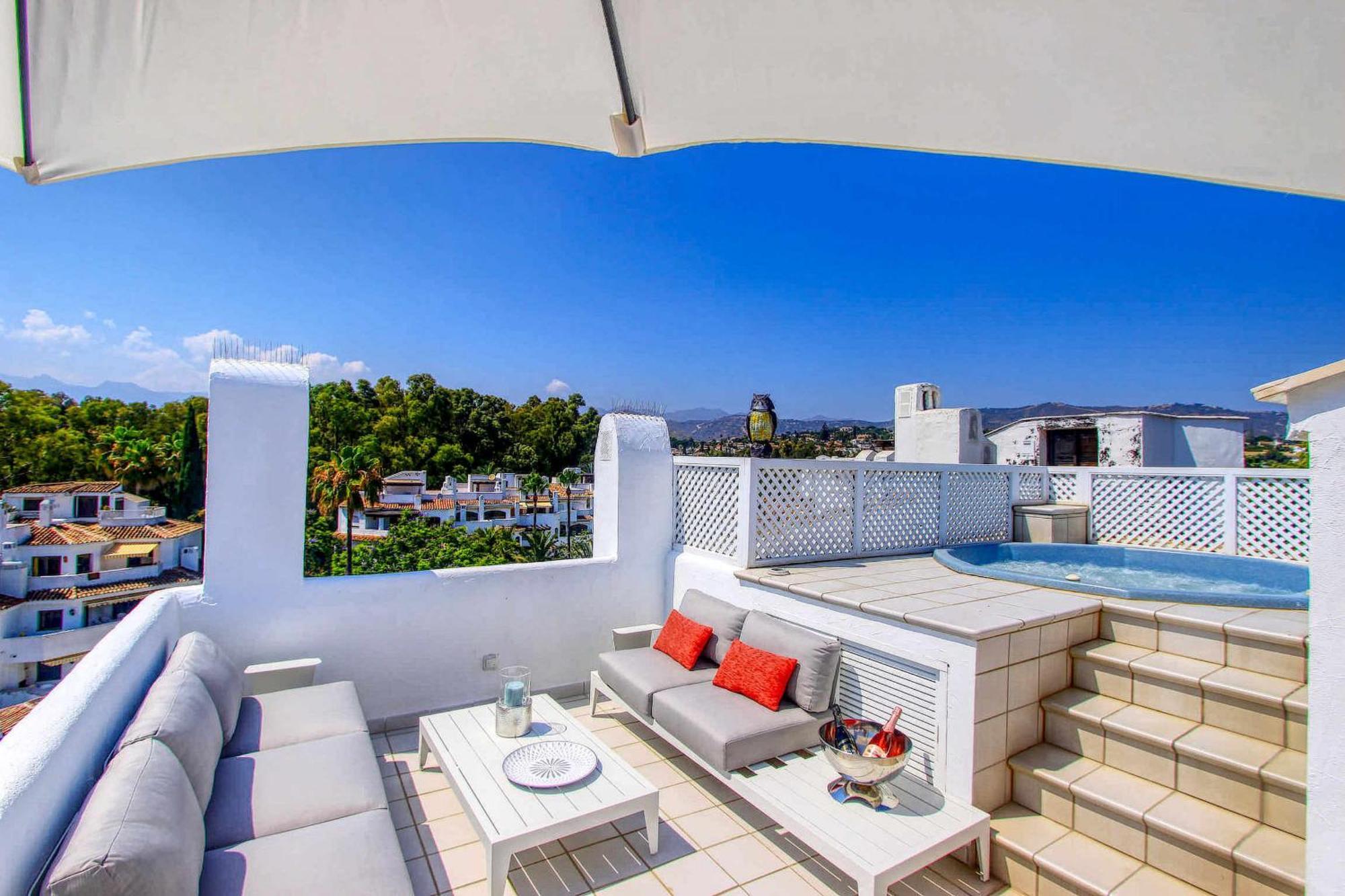1080 Beachfront Penthouse 3 Floors Jacuzzi 2 Pools Wifi Roof Terrace Marbellac