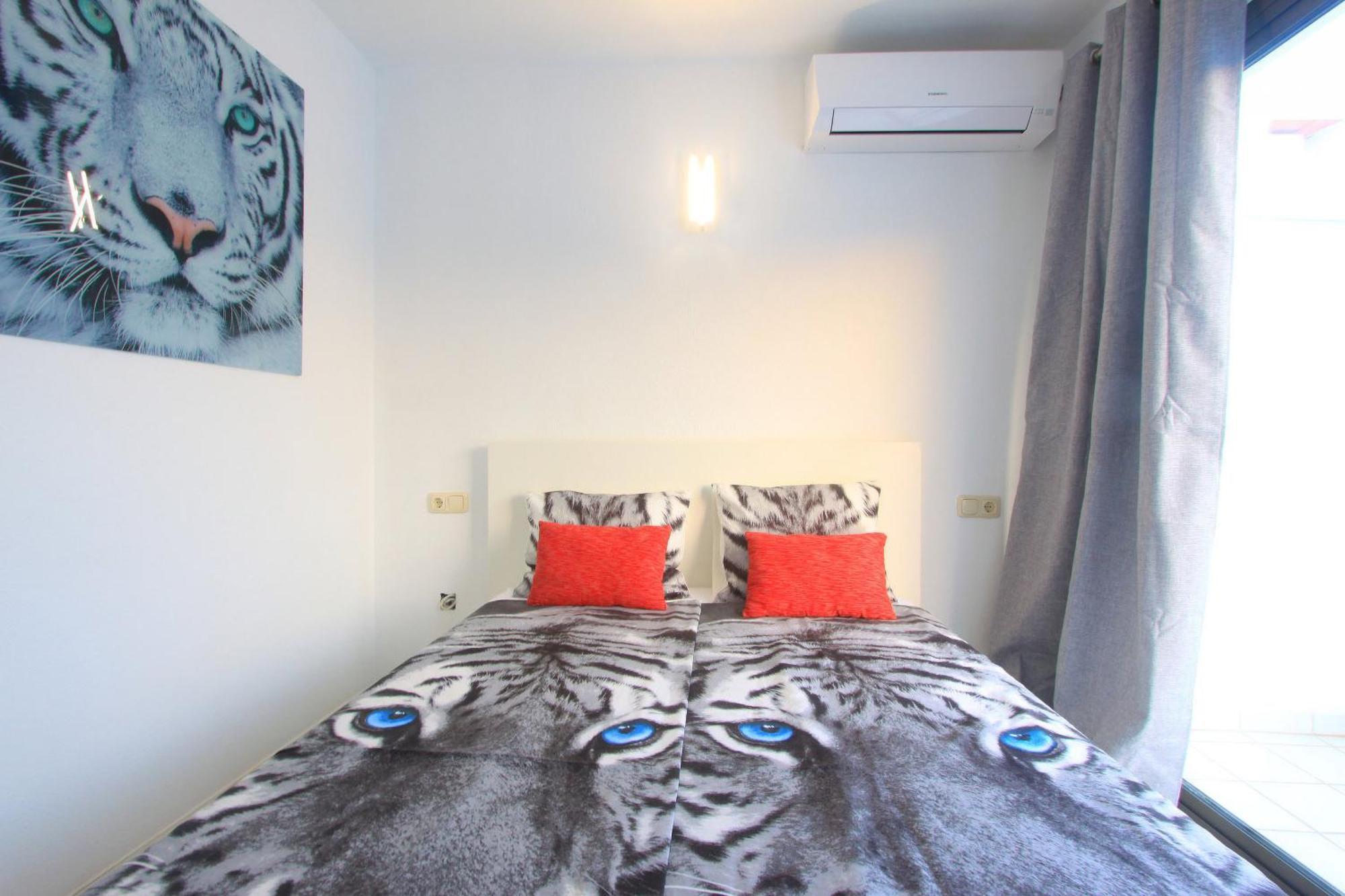 1080 Beachfront Penthouse 3 Floors Jacuzzi 2 Pools Wifi Roof Terrace * Marbellac